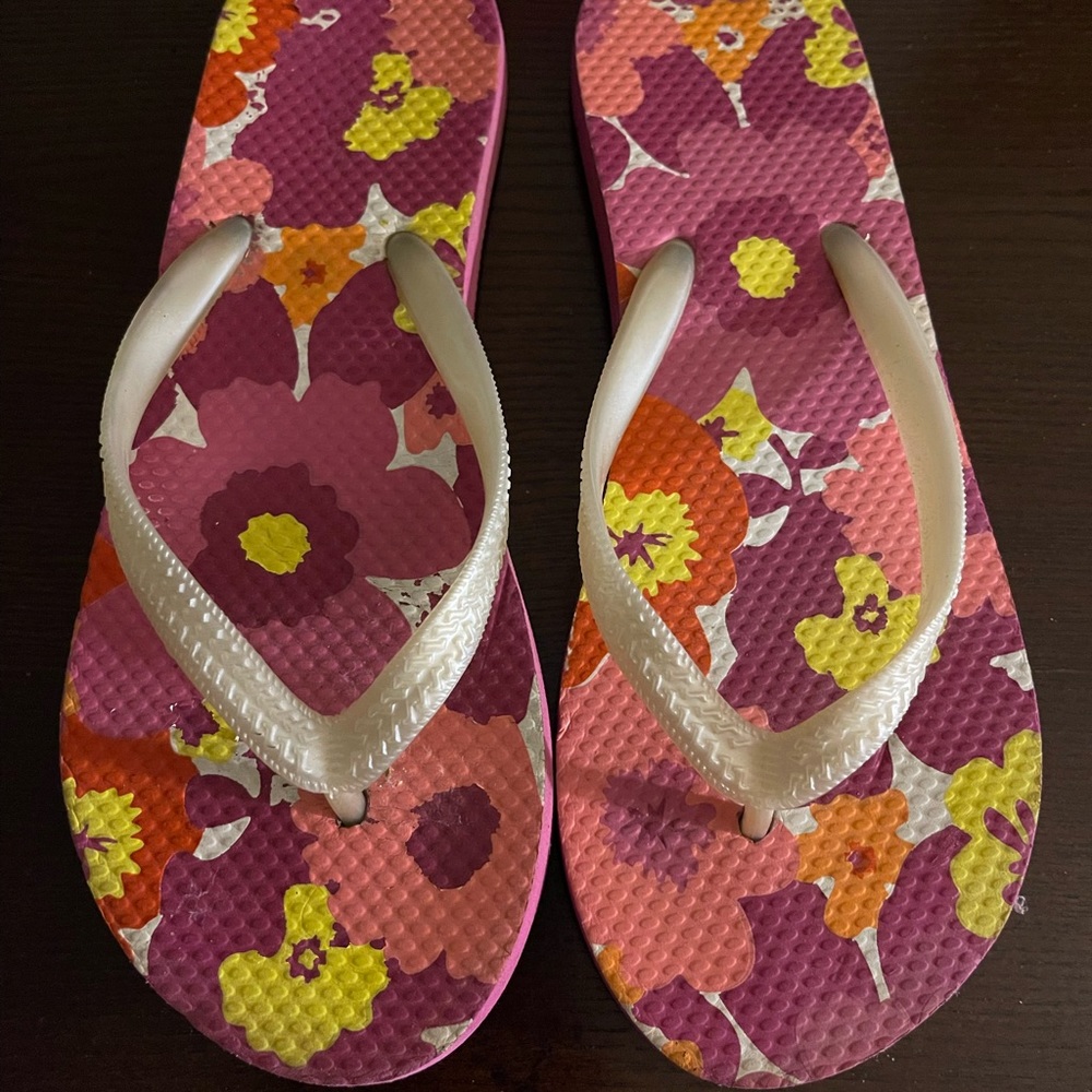 old navy flip flops